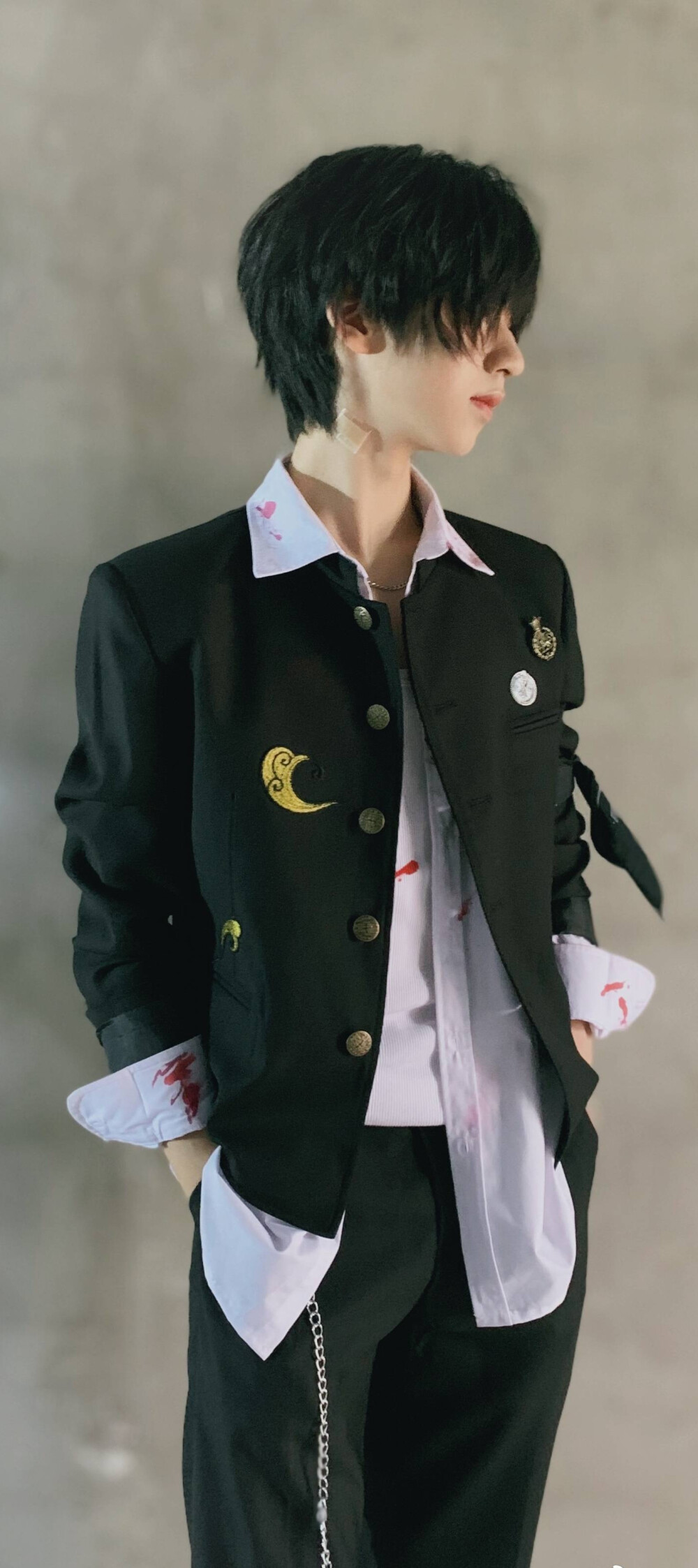 星河周转之下，文艺复兴带来所有光明与炙热。爱意镶嵌与玫瑰之中，浪漫不朽。