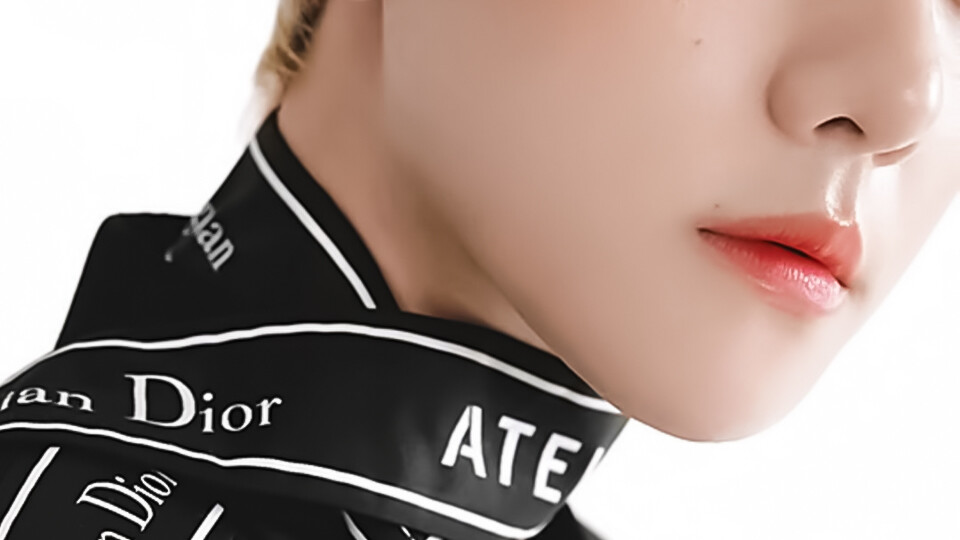 「橙光」边伯贤
侵删｜拿图看默认专辑要求