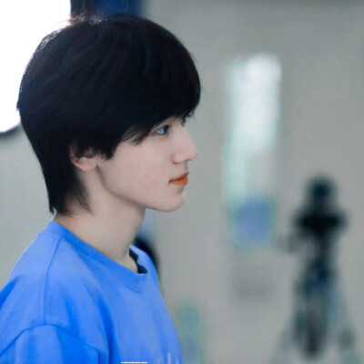 他们慌乱躁动的少年时期至此仓惶落幕，一生一次，再不能回头。