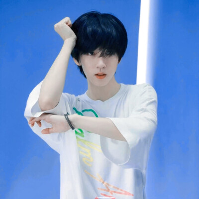 他们慌乱躁动的少年时期至此仓惶落幕，一生一次，再不能回头。