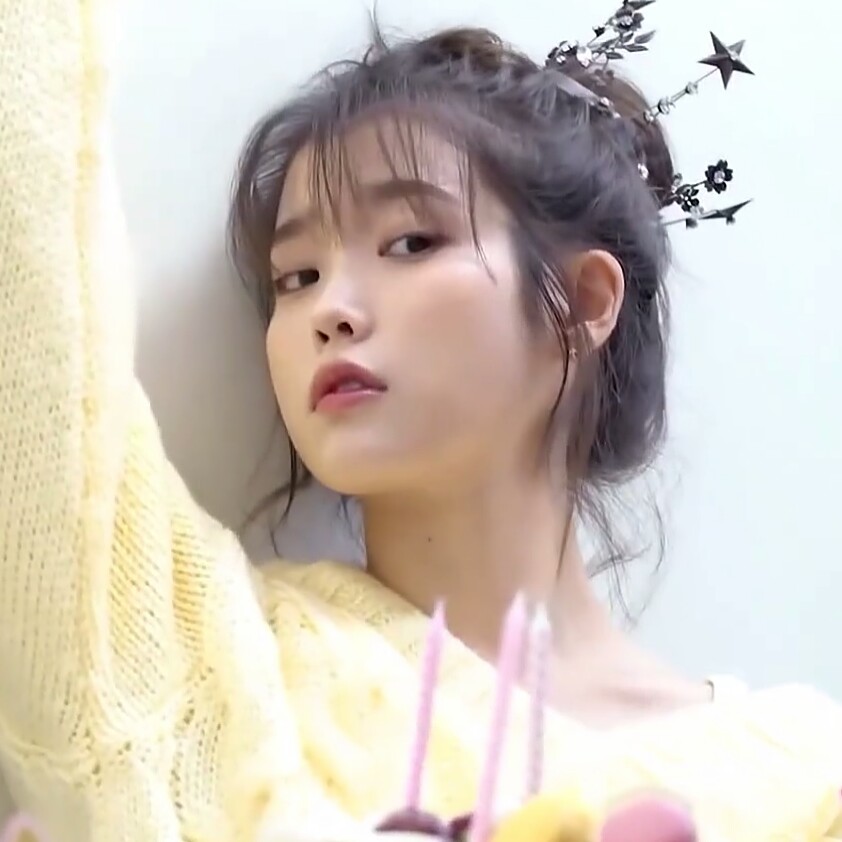 IU