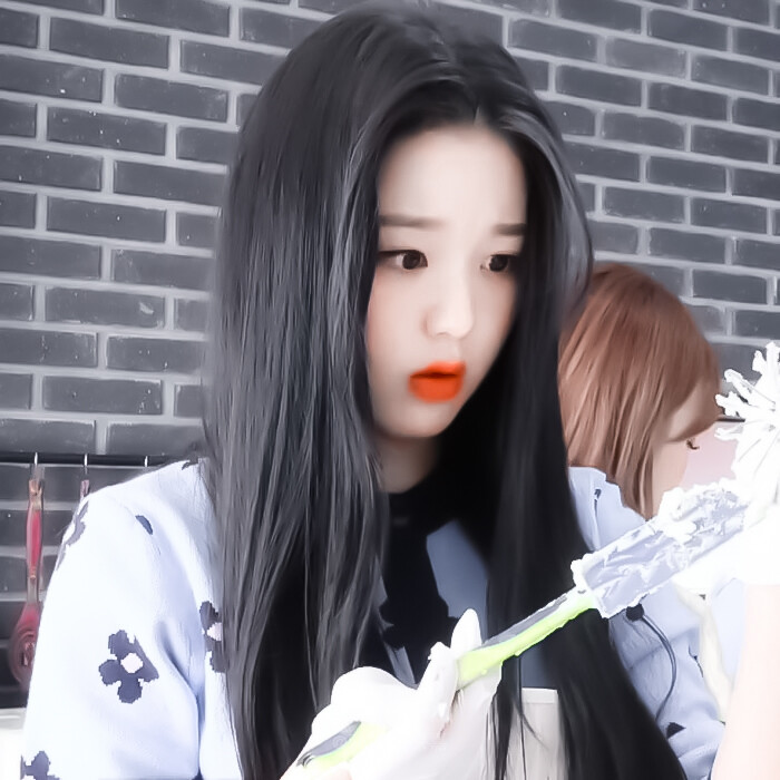 -张元英
-今日份奶油の初体验(ฅ>ω<*ฅ)