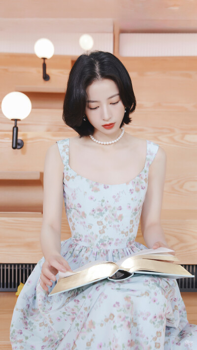 #周雨彤##我在他乡挺好的#
周雨彤手机壁纸 / 修图14P ​​​
cr@__南宫_