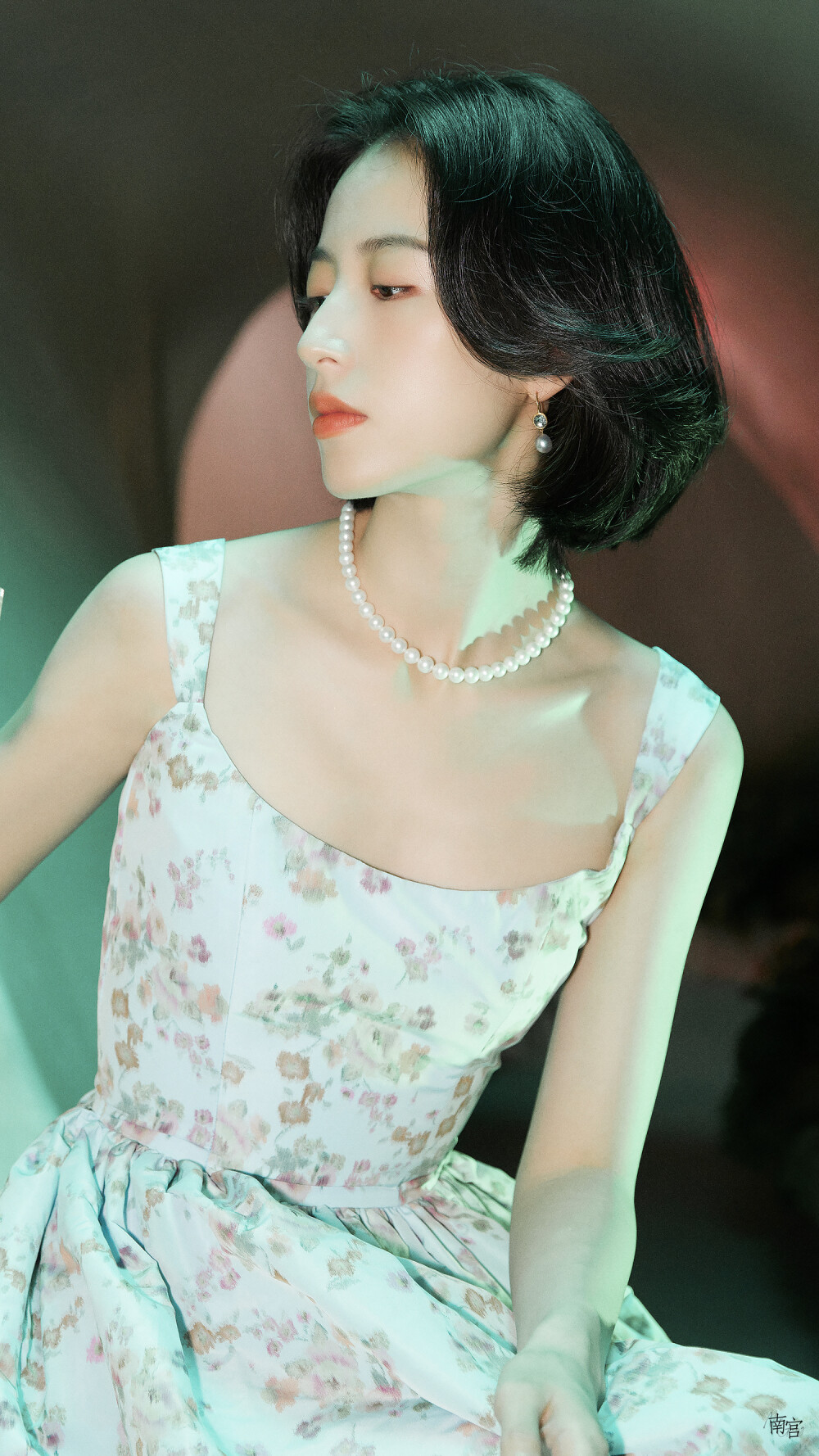 #周雨彤##我在他乡挺好的#
周雨彤手机壁纸 / 修图14P ​​​
cr@__南宫_