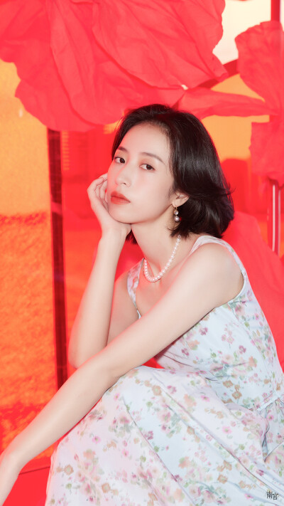 #周雨彤##我在他乡挺好的#
周雨彤手机壁纸 / 修图14P ​​​
cr@__南宫_