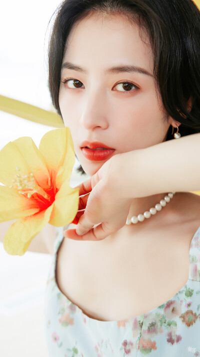 #周雨彤##我在他乡挺好的#
周雨彤手机壁纸 / 修图14P ​​​
cr@__南宫_