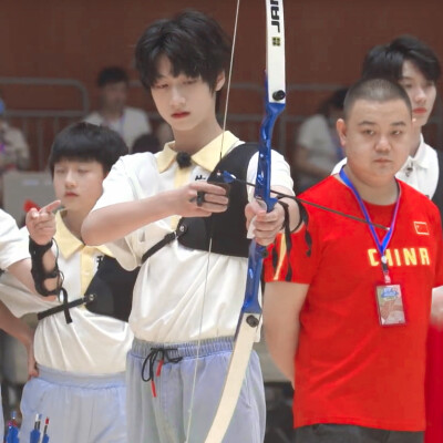 【TF家族三代朱志鑫】
朱志鑫头像.TF家族2020夏季运动会射箭项目.
[抱图点赞&收藏专辑 二改二传注明]
[重庆夏天©自截自调 请尊重劳动成果]