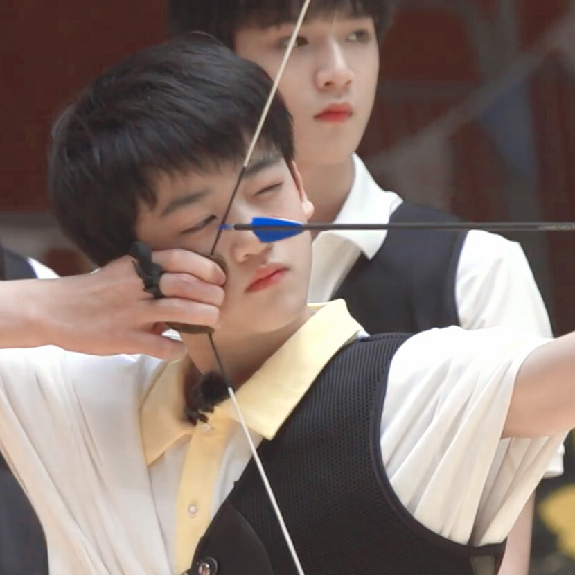 【tf家族三代邓佳鑫】 邓佳鑫头像.tf家族2020夏季运动会射箭项目.