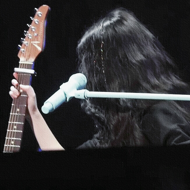 我的宝贝 宝贝 给你一点甜甜
我的小鬼 小鬼 逗逗你眉眼 "