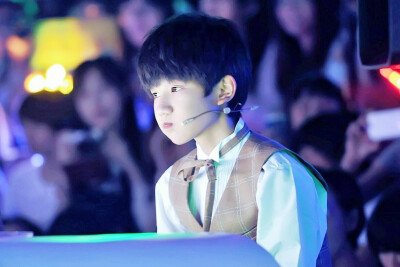 TFboys 王源 头像壁纸
侵删