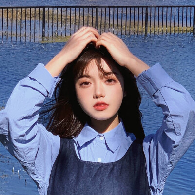 初次见你的时候 你像天使一样耀眼夺目