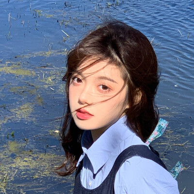 初次见你的时候 你像天使一样耀眼夺目