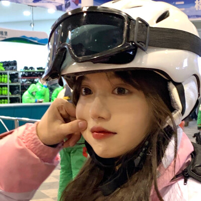 初次见你的时候 你像天使一样耀眼夺目