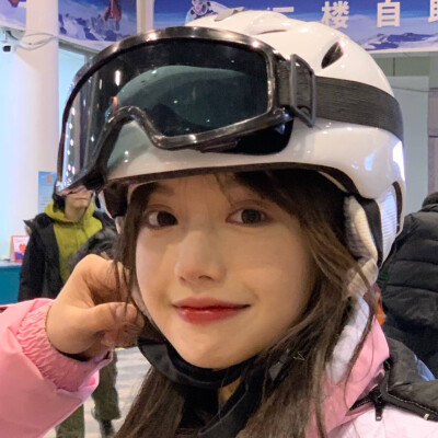 初次见你的时候 你像天使一样耀眼夺目