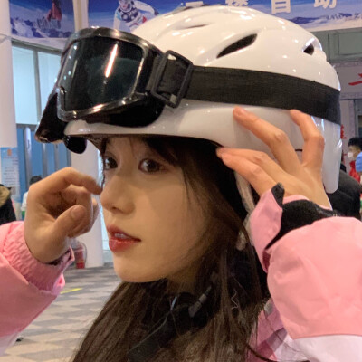 初次见你的时候 你像天使一样耀眼夺目