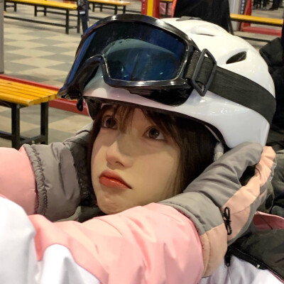 初次见你的时候 你像天使一样耀眼夺目