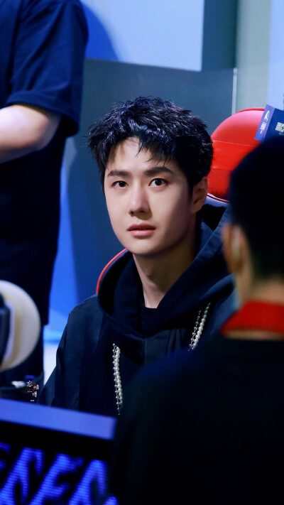210731 和平精英超级杯暨空投嘉年华 @UNIQ-王一博 ​​​♛C位♛ cr:logo