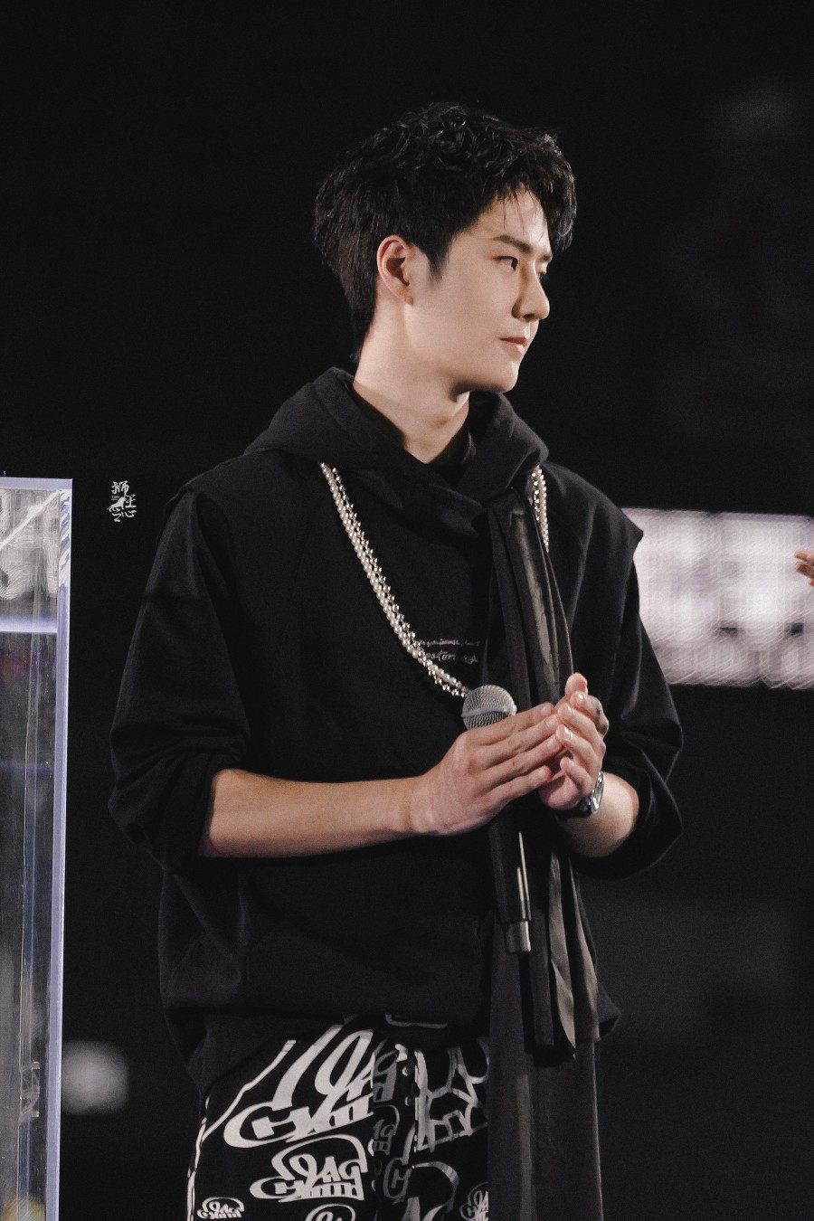 210731 和平精英超级杯暨空投嘉年华 @UNIQ-王一博 ​​​♛C位♛ cr:logo