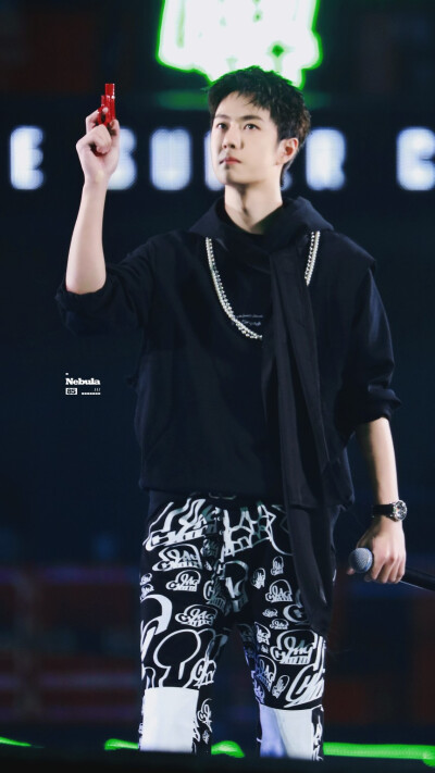 210731 和平精英超级杯暨空投嘉年华 @UNIQ-王一博 ​​​♛C位♛ cr:logo