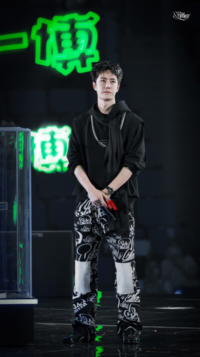 210731 和平精英超级杯暨空投嘉年华 @UNIQ-王一博 ​​​♛C位♛ cr:logo
