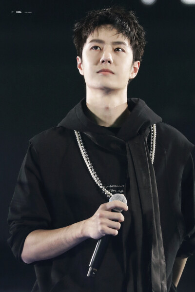 210731 和平精英超级杯暨空投嘉年华 @UNIQ-王一博 ​​​♛C位♛ cr:logo