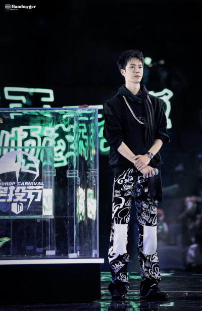 210731 和平精英超级杯暨空投嘉年华 @UNIQ-王一博 ​​​♛C位♛ cr:logo