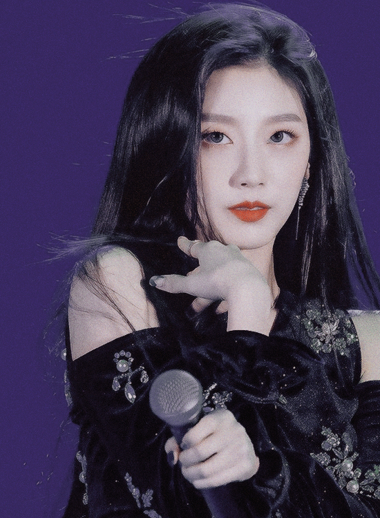 LOVELYZ：郑叡仁。