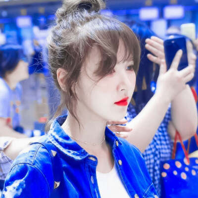 我就在你身后 你转身就看见了
孙胜完‖原图沈悸知