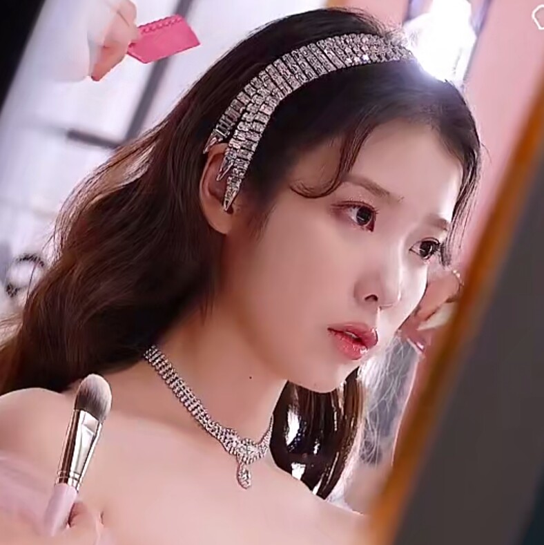 IU