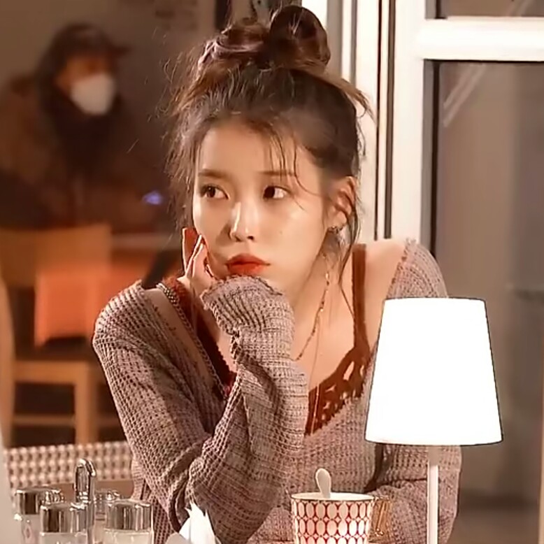 IU