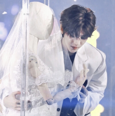 ·亲爱的蔡徐坤先生，生日快乐！·
cr.Chocolate·Kun