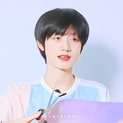 小熊偷吃了糖果 就变成小熊软糖啦
朱志鑫
原cr：许辄