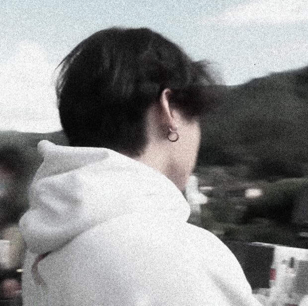 （1997*）白色衛衣/滿是少年稚氣