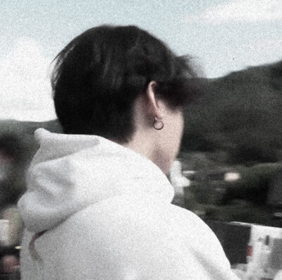 （1997*）白色衛衣/滿是少年稚氣