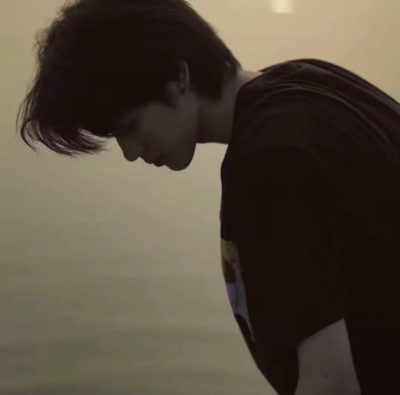 是一种站在街头谁也不等的自由/男头 