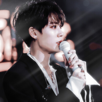 ✿ 林彦俊
▪️♣️