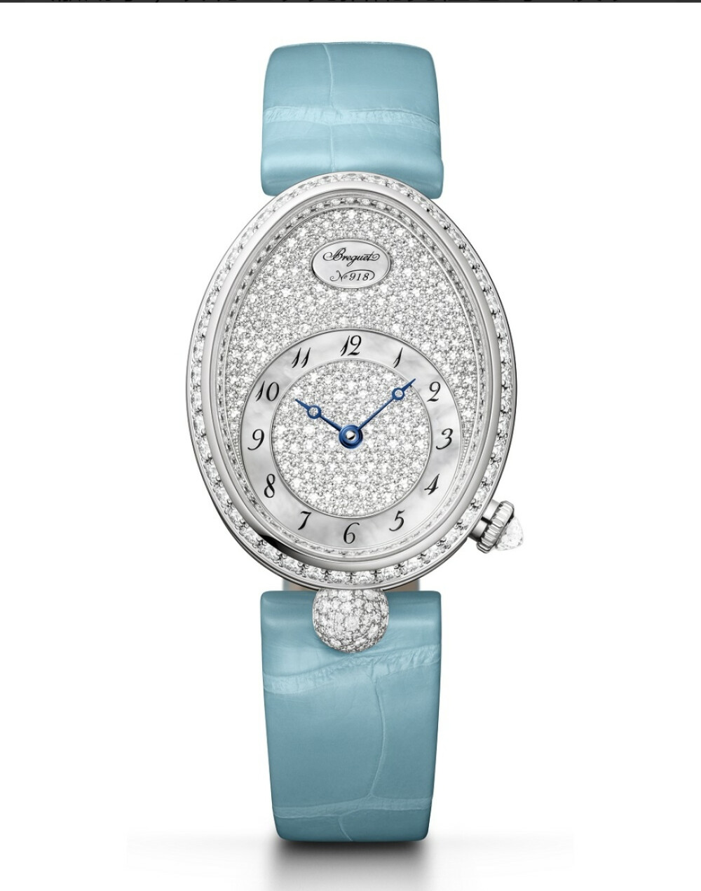 Breguet 刚刚推出一款女士腕表新作——「Reine de Naples 8938」，依然延续经典的鹅蛋形表壳设计，最大亮点是运用「雪花镶嵌」（Snow Setting）工艺来装饰表盘，近400颗钻石展现耀眼的火彩，衬托出华丽而优雅的女性气息。