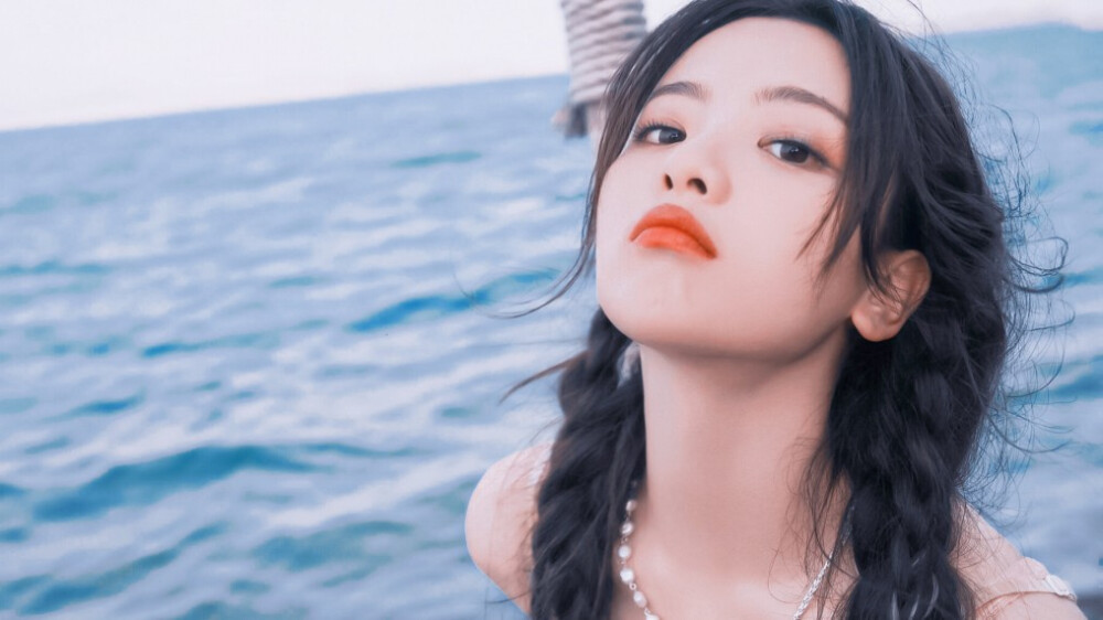 杨超越橙光素材
by柏林