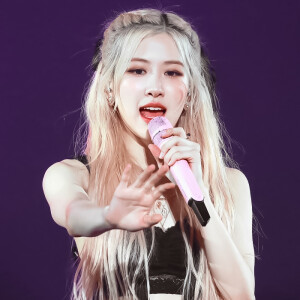  
 *你给我这一辈子都不想失联的爱
                 相信爱的征途就是星辰大海 //


  ©firstlove_rose