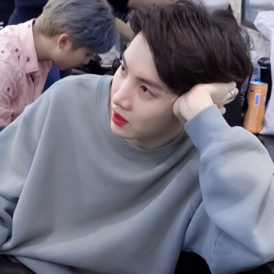 人间沼泽郑号锡