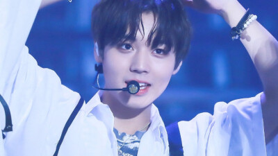 <神域森屿>朴志训橙光素材自修