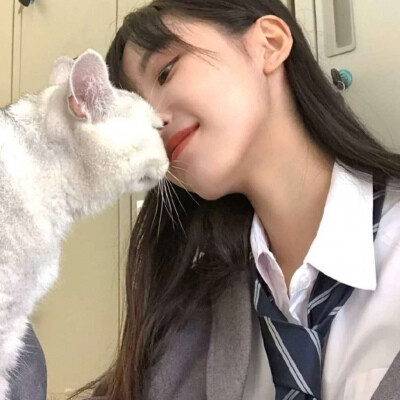 女生头像 抱猫