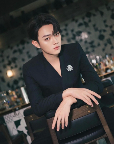 有没有凯凯粉要进非官方微群组哒 单纯磕颜聊天 广交朋友