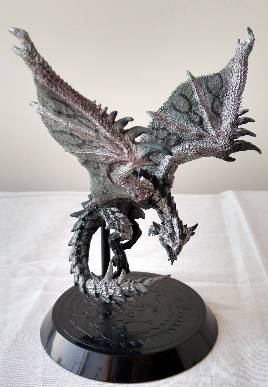 雄火龙4白银的太阳里欧雷斯飞龙种稀少种银火龙空中爆炎弹04