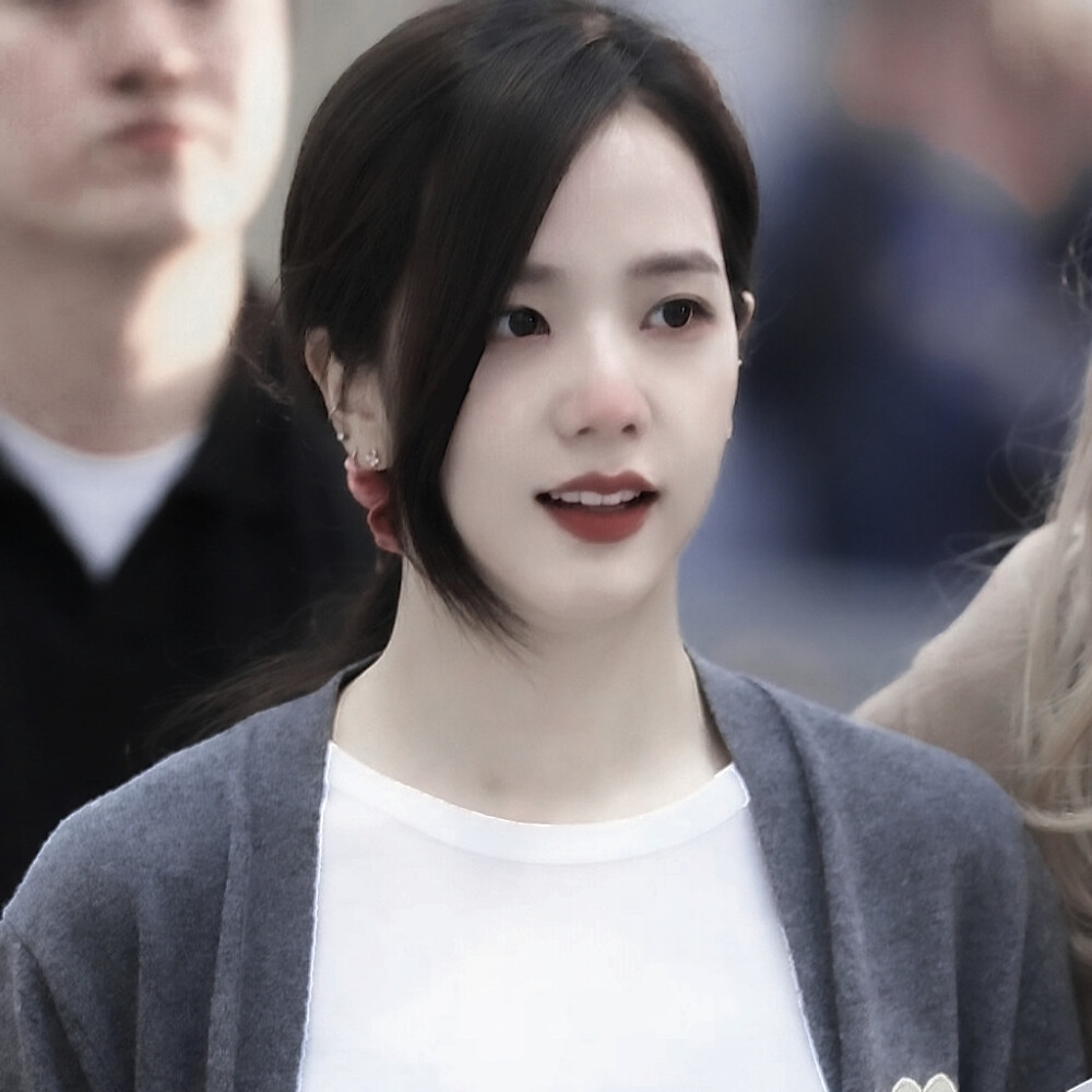 “那我就擦干眼泪自己一个人走”
原©TadyDotCom 