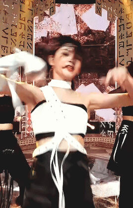 everglow 王怡人

cr. tumblr 侵删