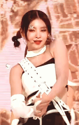 everglow 王怡人

cr. tumblr 侵删