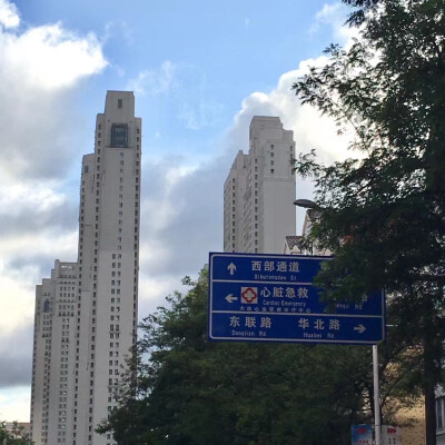 路过一座城，会捕捉不同样的风景。