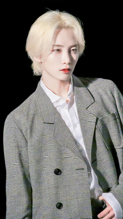 尹净汉（JEONGHAN）
✍︎ CR. 见水印 ✍︎
❣️ⓈⒺⓋⒺⓃⓉⒺⒺⓃ❣️