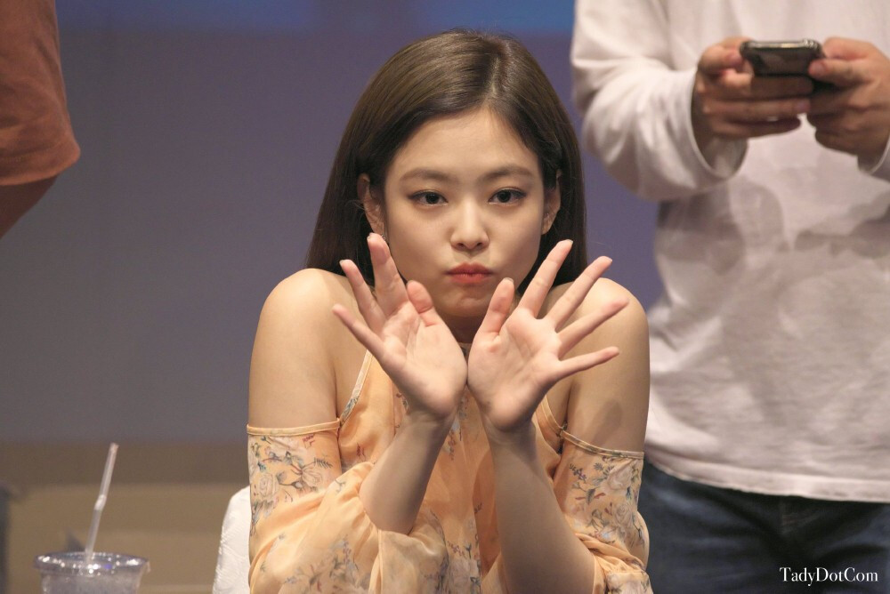 jennie
注明TadyDotCom，不标别改‼️